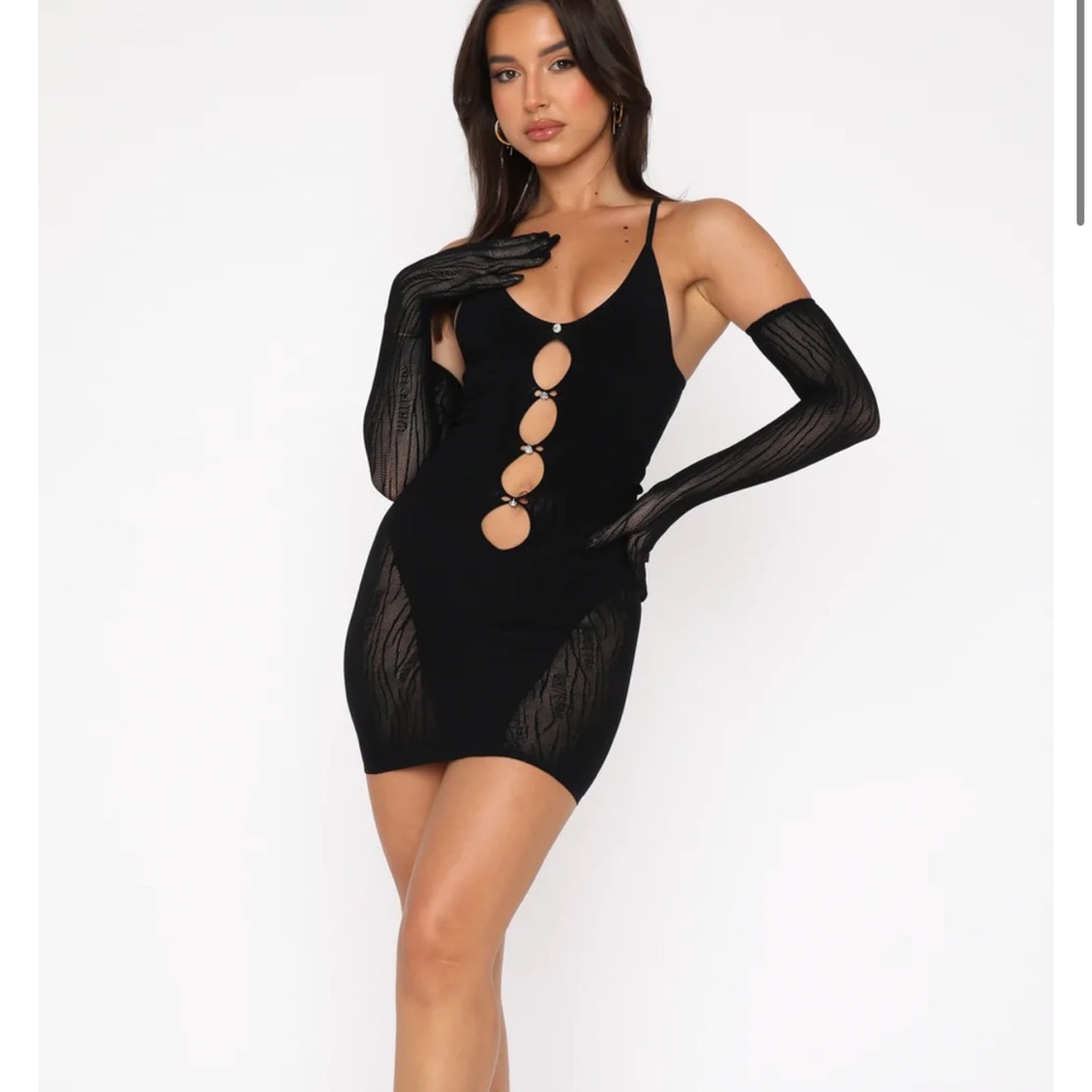 White fox mini black dress with gloves